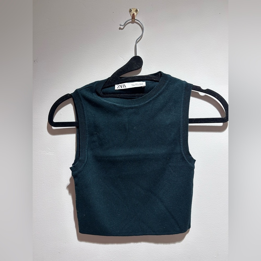 Dark green ZARA cropped thick sweater tank top size S